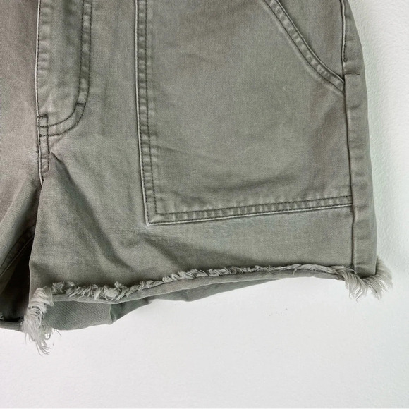 Tommy Hilfiger Denim Jean Shorts (8) Green/Beige Color, Embroidered Patch - Picture 6 of 8